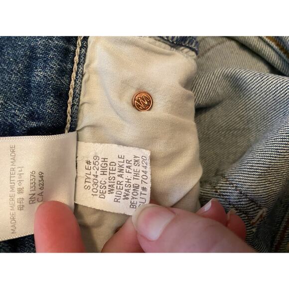 Mother High Waisted Rider Ankle Far Beyond The Sky Distressed Jeans Size 30 - Picture 12 of 12